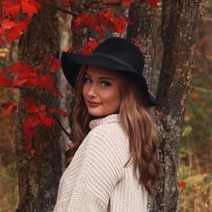 Meet your Posher, Natalie